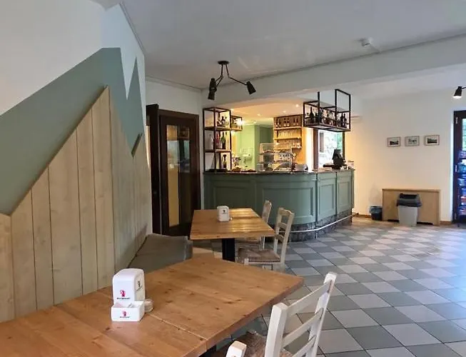 Casa Corti Ristorante Bergamo אכסניה ואלבונדיונה